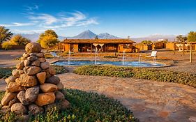 MAKTVB GUESTHOUSE, LODGE en el desierto, con vista al Volcán Licancabur y Piscina Natural en San Pedro de Atacama